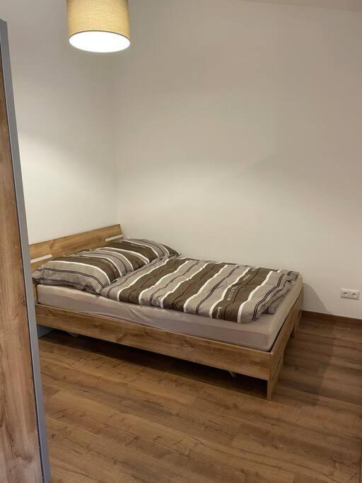 Apartment In Zentraler Lage Mit Privatparkplatz Grafenwohr Exterior photo